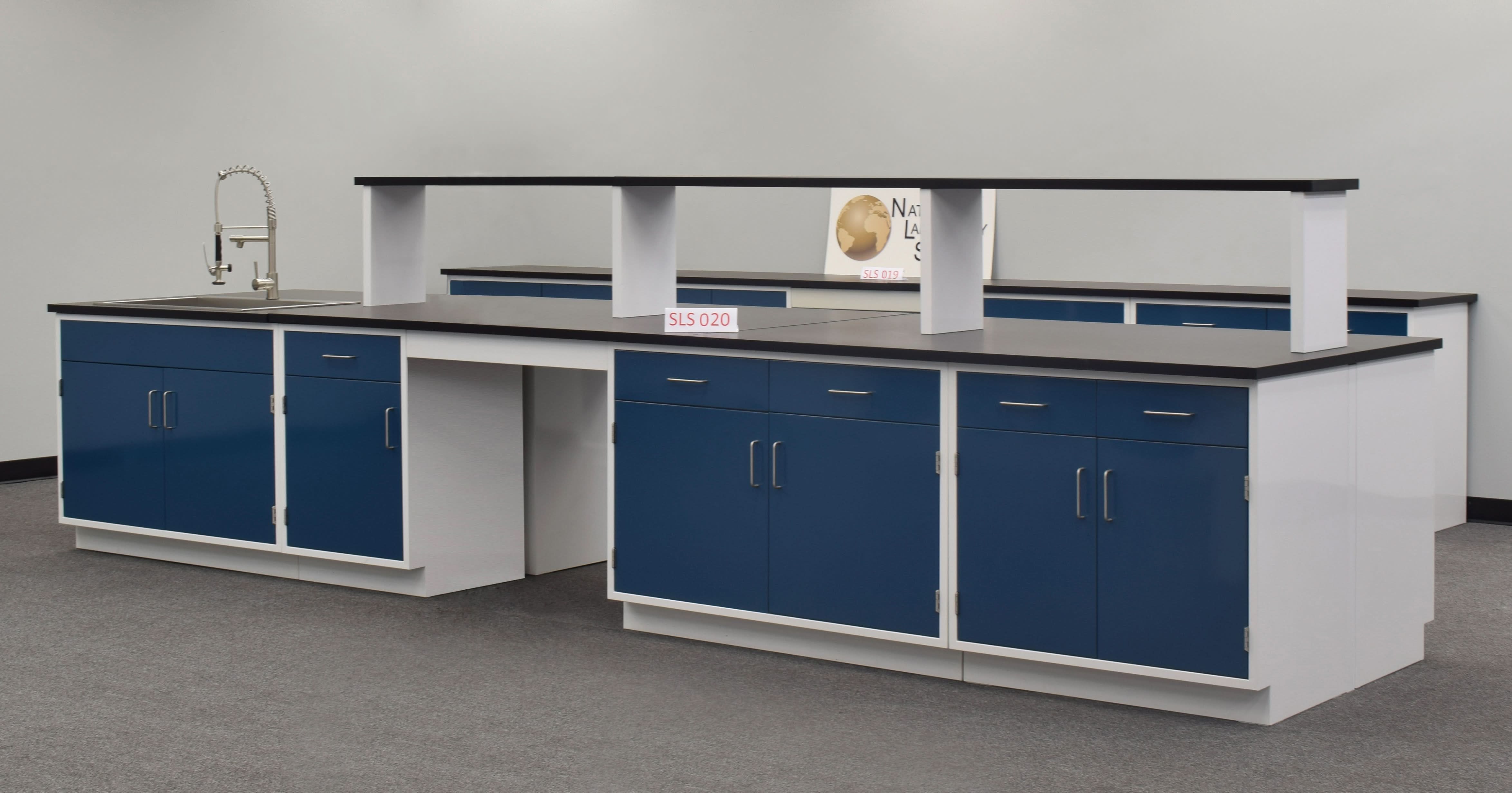 16′ Fisher American Island w/ Sink & Center Shelf