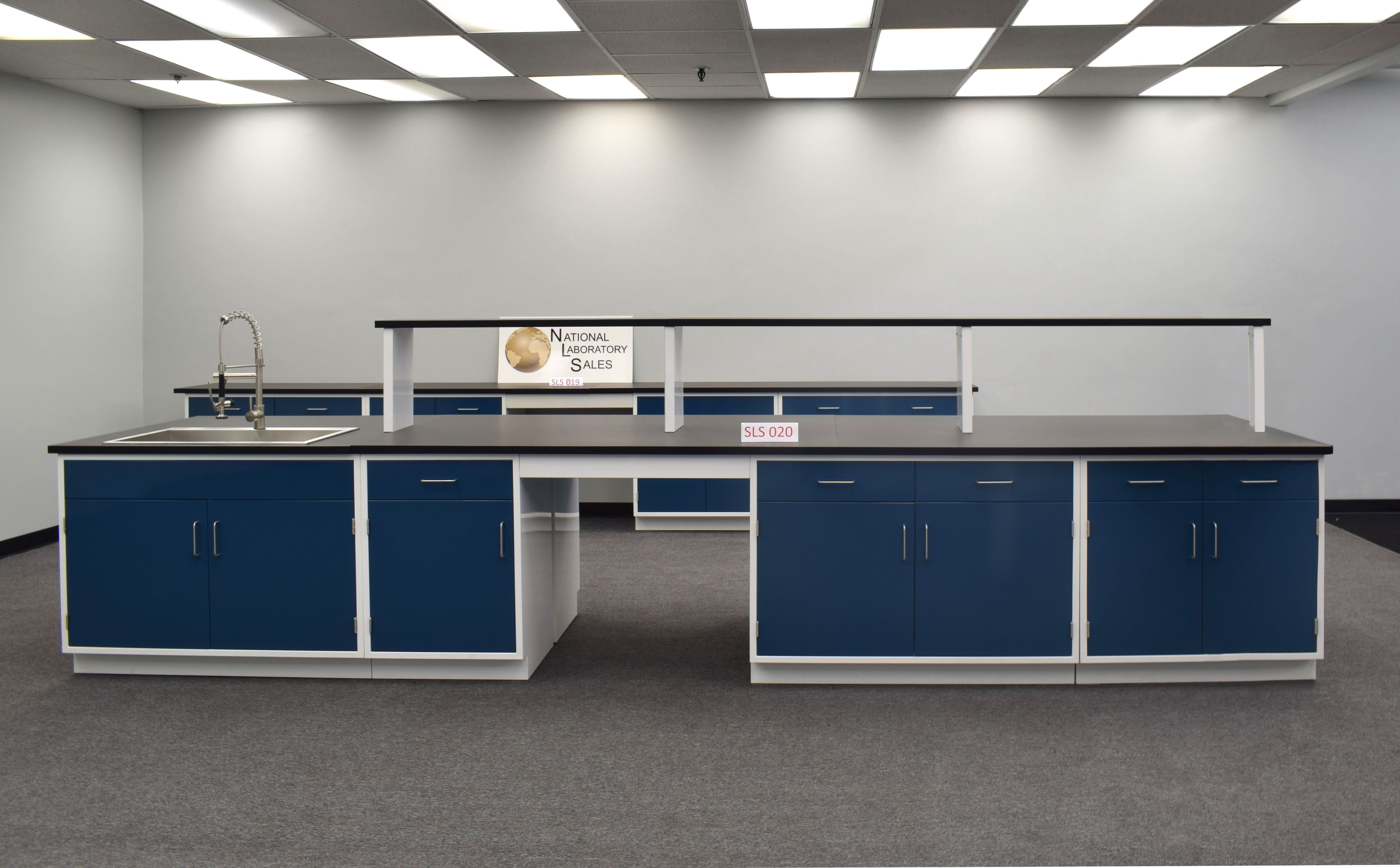 16′ Fisher American Island w/ Sink & Center Shelf