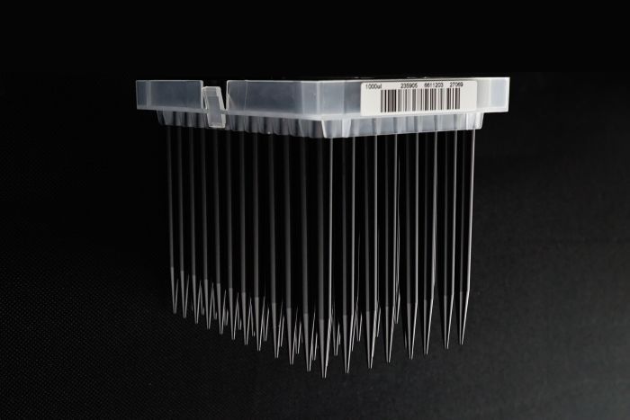 NEST Robotic Tips for Hamilton \u2013 Conductive, with barcode, Boxed
