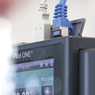 HUBER Unistat T305 with Pilot ONE