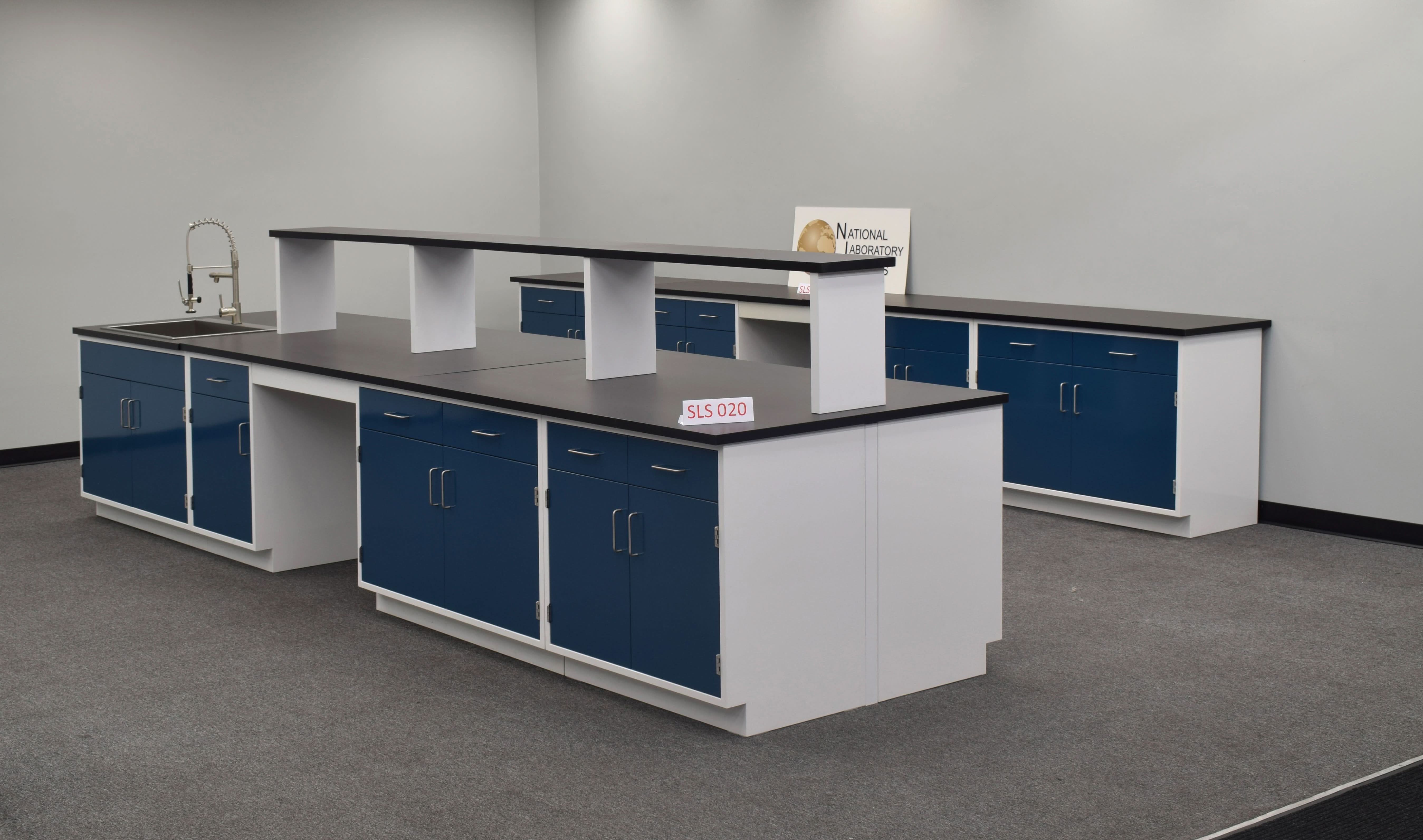 16′ Fisher American Island w/ Sink & Center Shelf