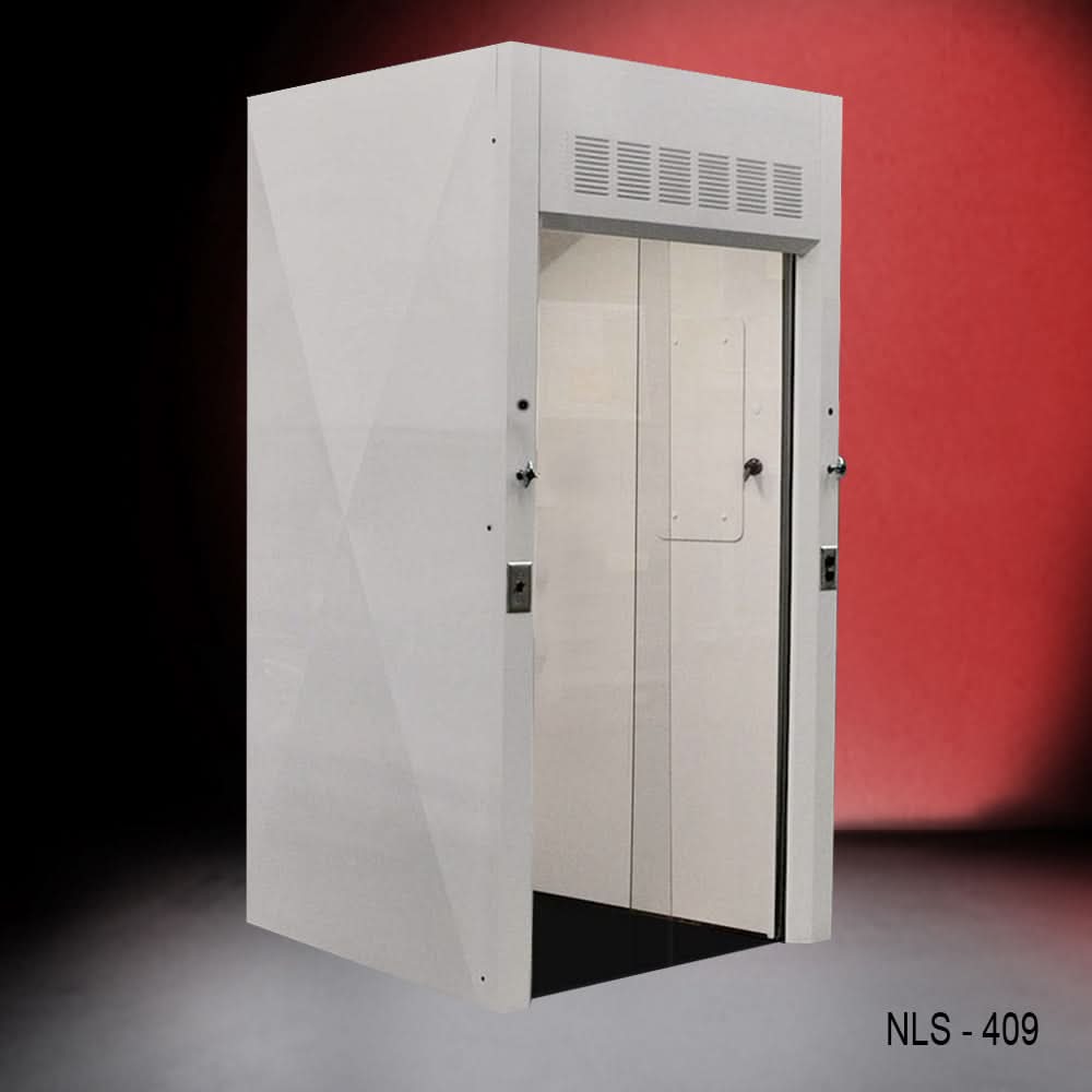 4′ x 4′ Fisher American Walk-In Fume Hood