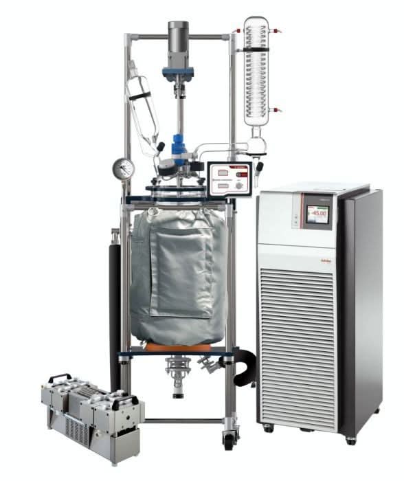 Ai 50L Single or Dual Jacketed Glass Reactor w/ Chiller & Welch Pump